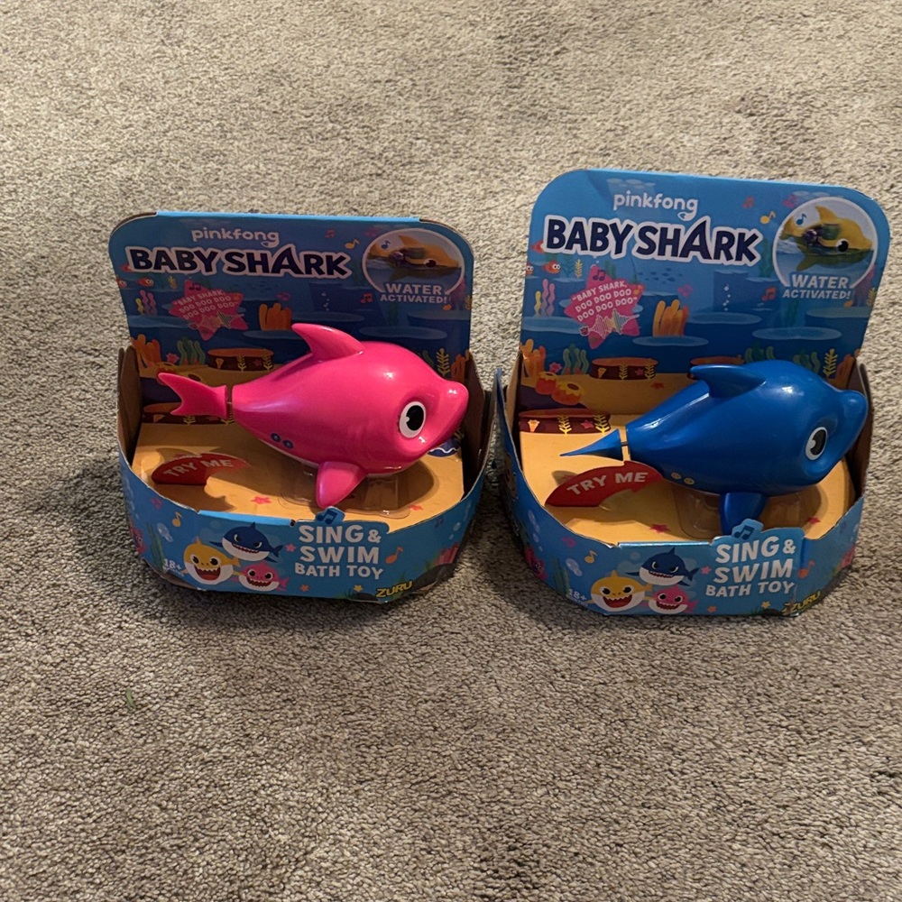Baby Shark Sing & Swim Bath Toy Set - Pink and Blue